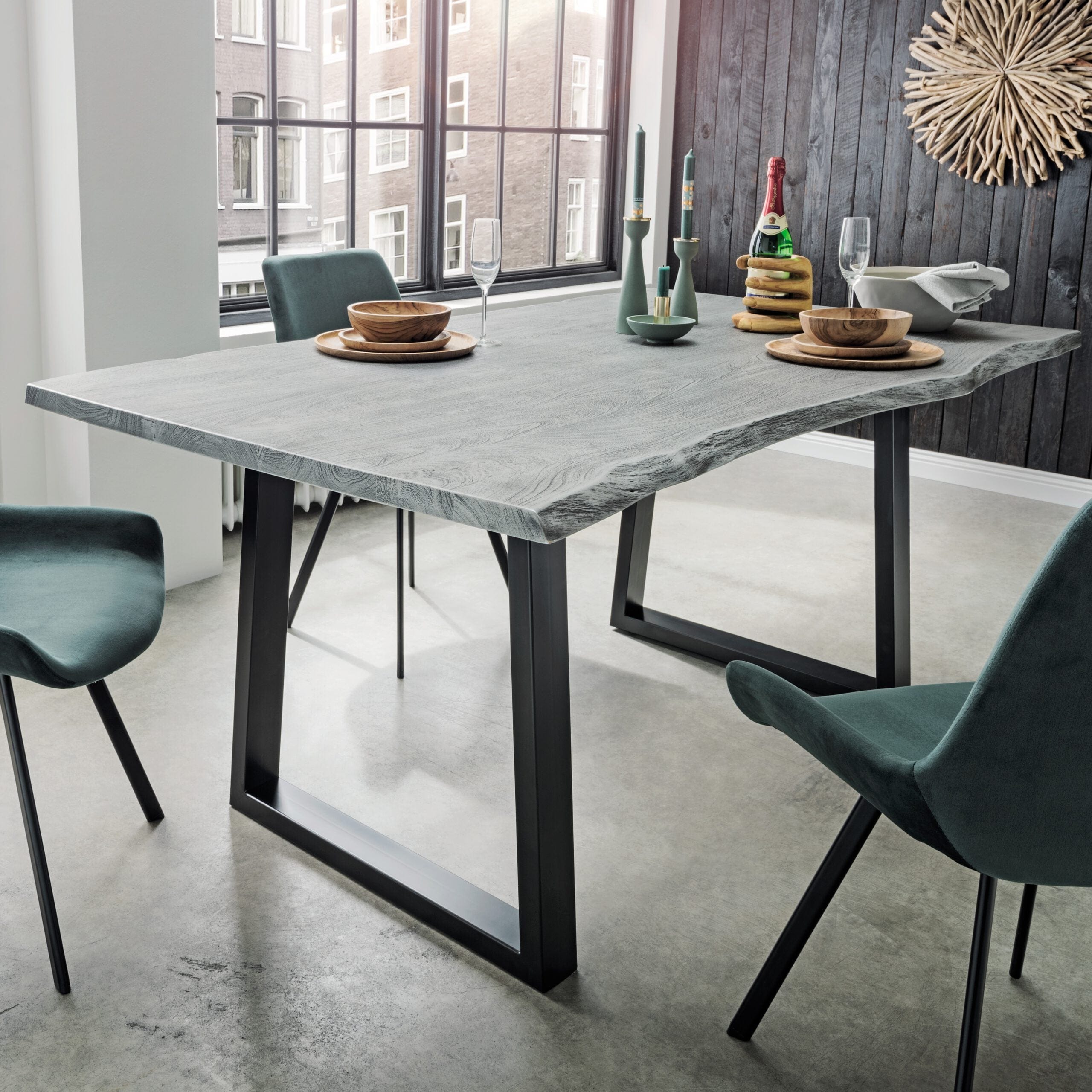 Table en bois d'acacia gris