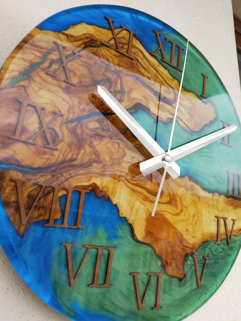 Grande horloge murale