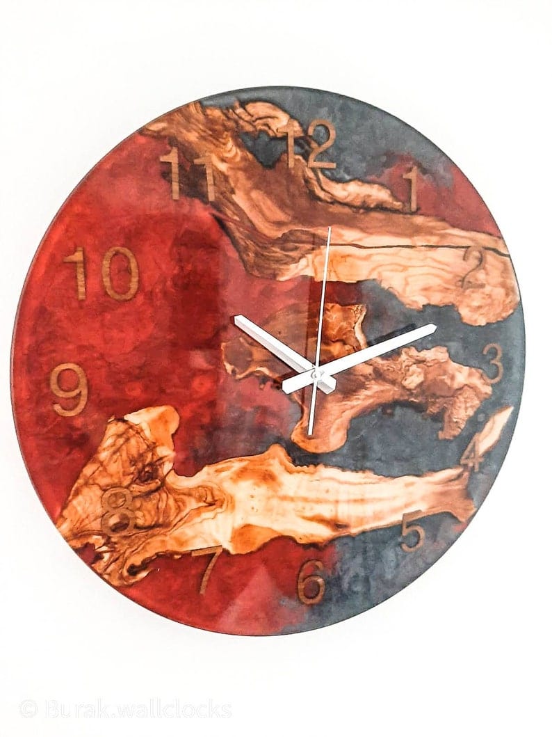Grande horloge murale en bois
