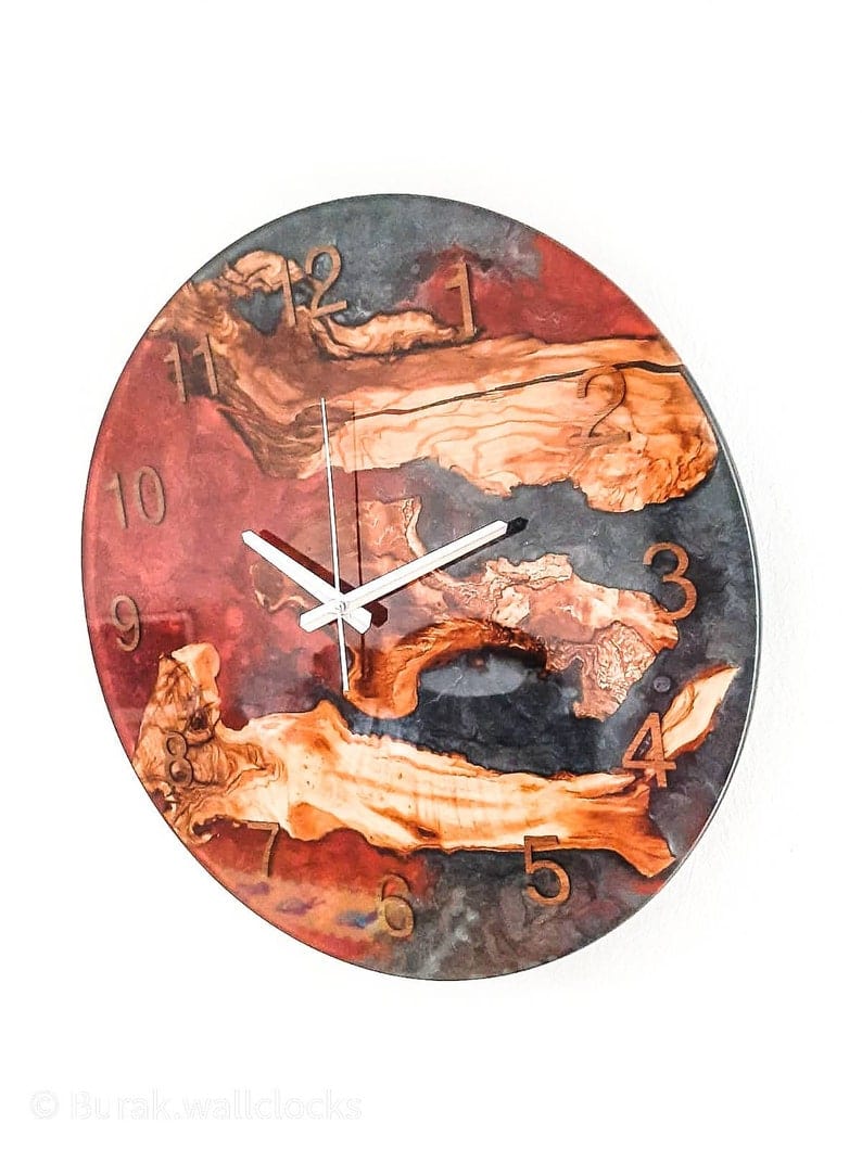 Grande horloge murale en bois