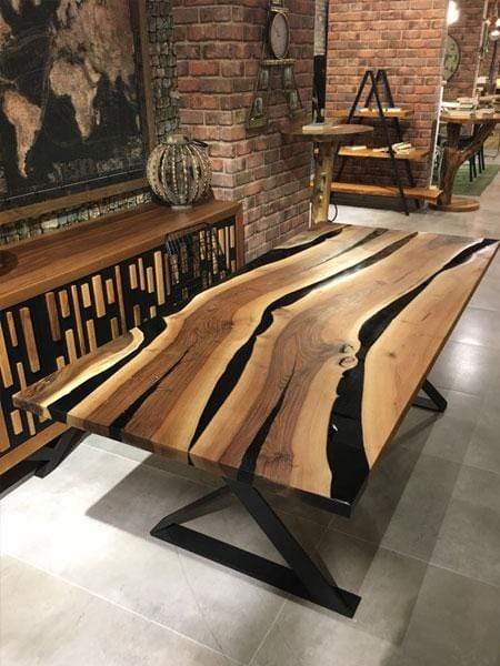 Grande table bois noir