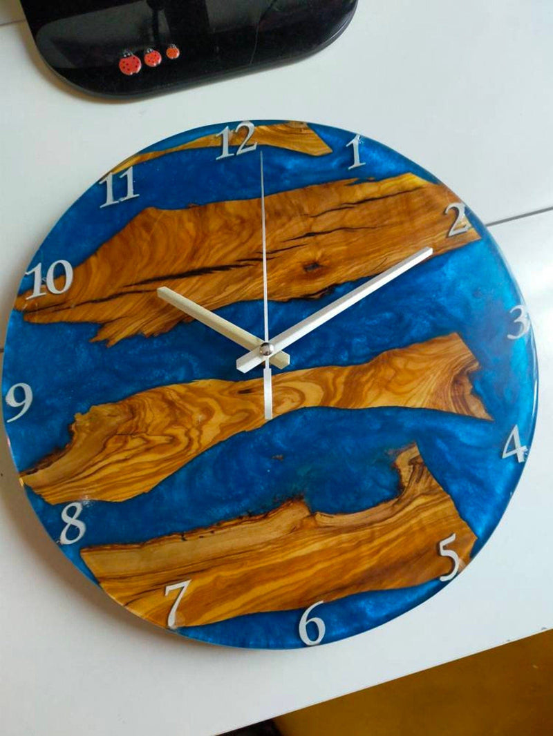 Horloge époxy bleu