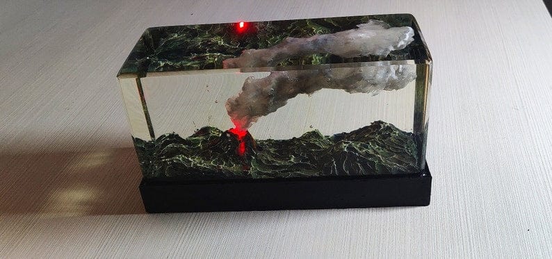 La miniature de la lampe de lave du volcan en résine avec LED