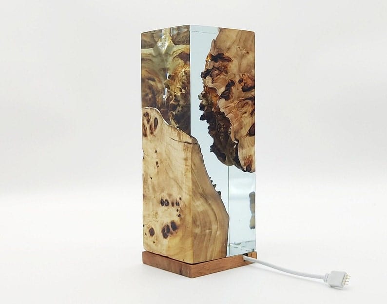 Lampe bois et résine