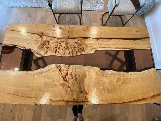 Table epoxy en bois exotique